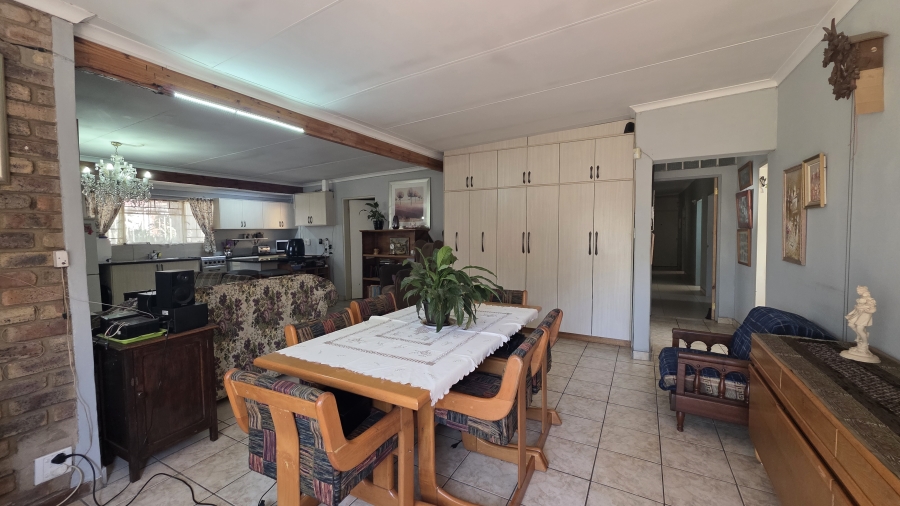 4 Bedroom Property for Sale in Garsfontein Gauteng