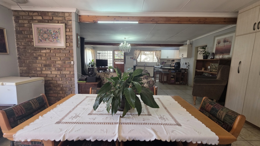 4 Bedroom Property for Sale in Garsfontein Gauteng