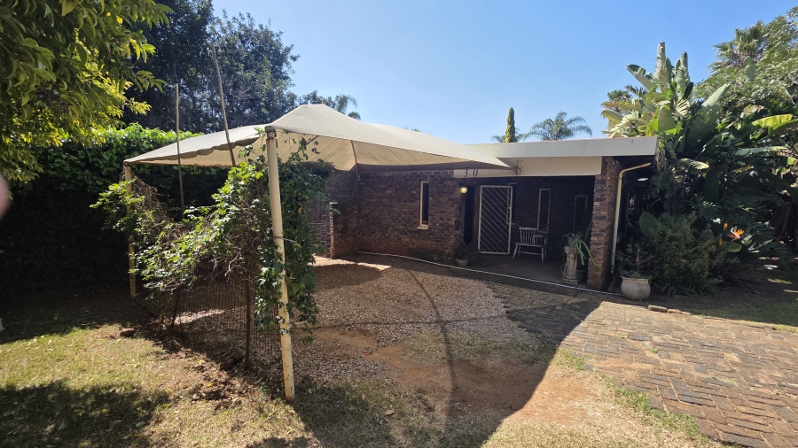 4 Bedroom Property for Sale in Garsfontein Gauteng