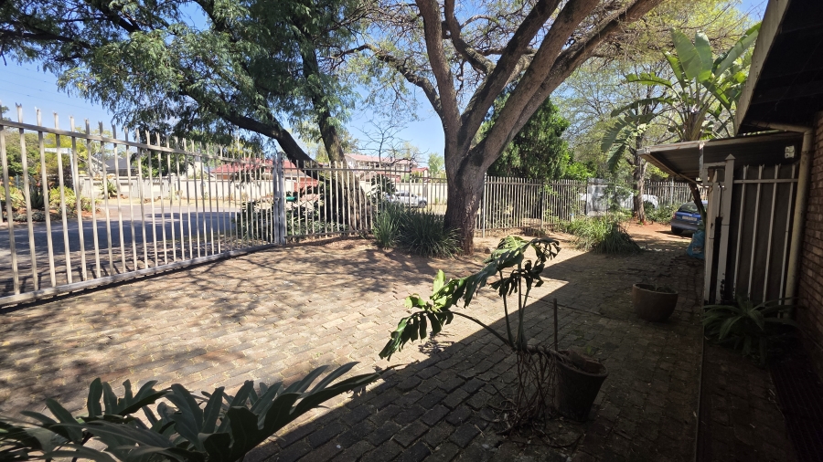 4 Bedroom Property for Sale in Garsfontein Gauteng
