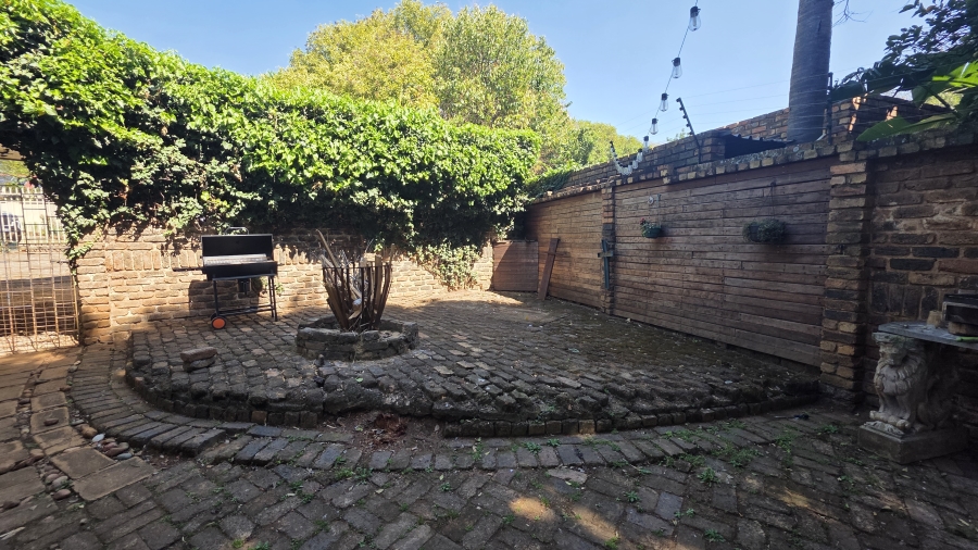 4 Bedroom Property for Sale in Garsfontein Gauteng
