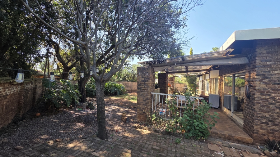 4 Bedroom Property for Sale in Garsfontein Gauteng