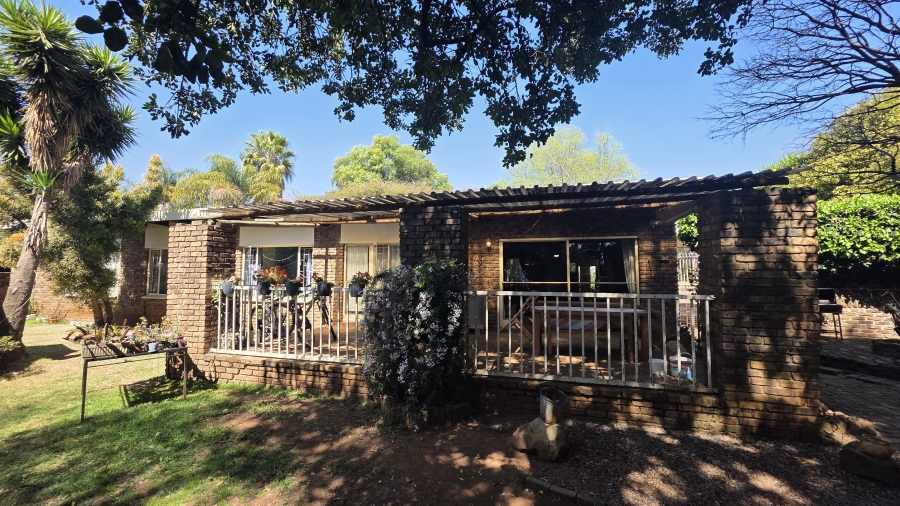 4 Bedroom Property for Sale in Garsfontein Gauteng