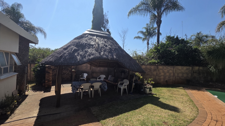 4 Bedroom Property for Sale in Garsfontein Gauteng