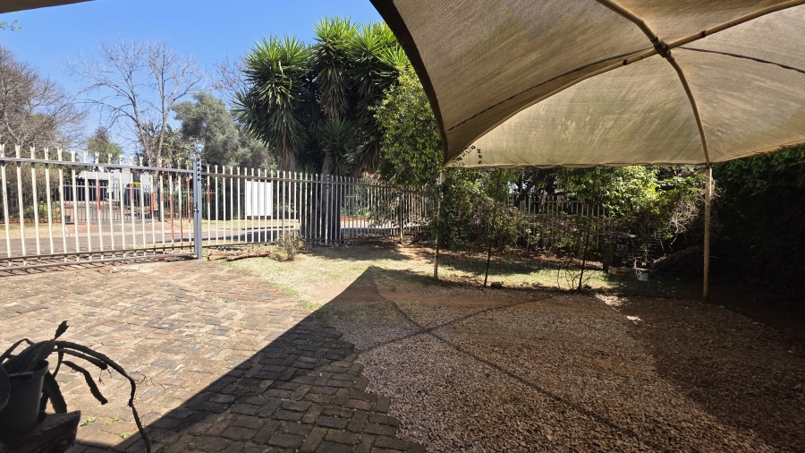4 Bedroom Property for Sale in Garsfontein Gauteng