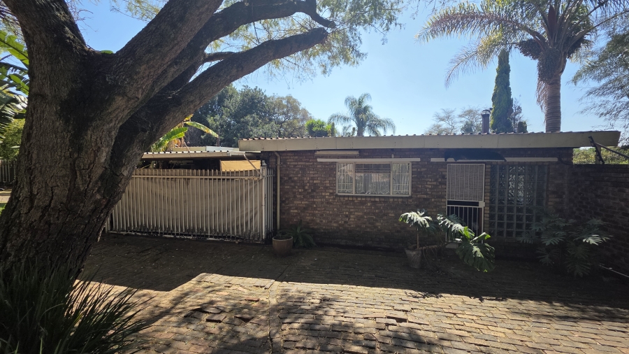 4 Bedroom Property for Sale in Garsfontein Gauteng