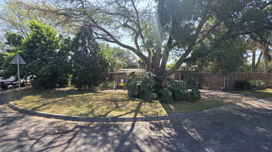 4 Bedroom Property for Sale in Garsfontein Gauteng