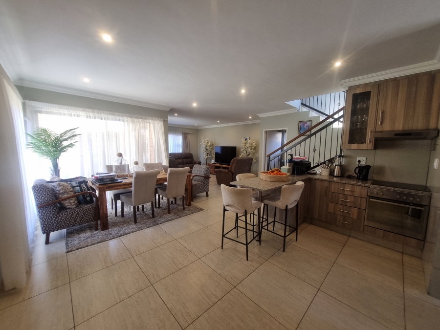 To Let 3 Bedroom Property for Rent in Equestria Gauteng