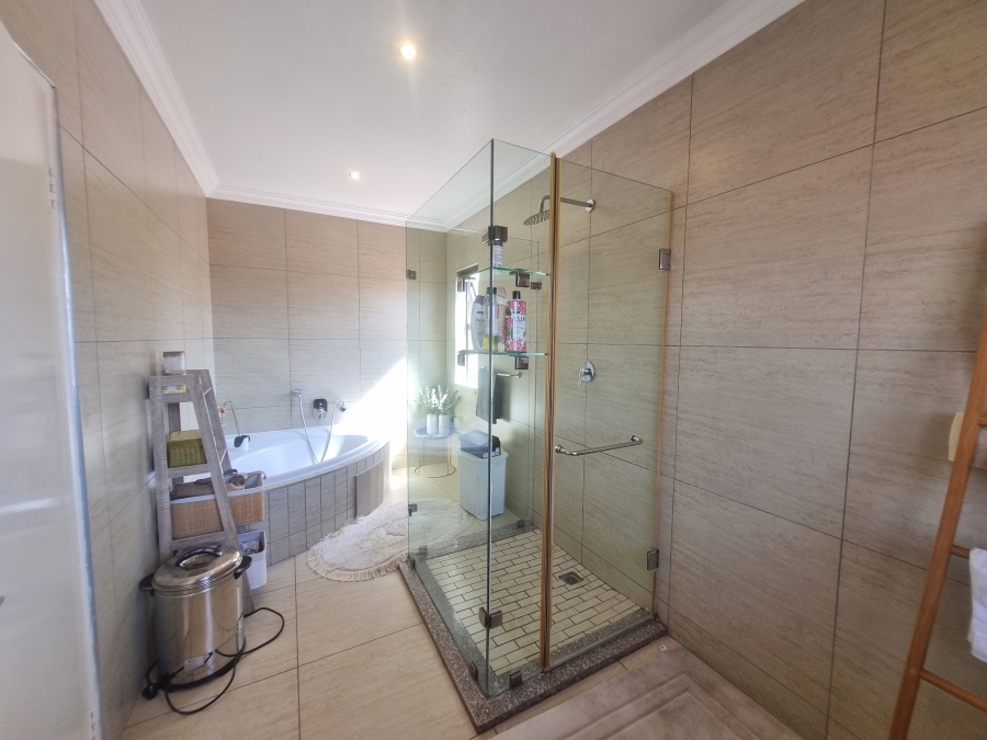 To Let 3 Bedroom Property for Rent in Equestria Gauteng