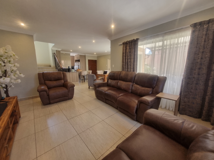 To Let 3 Bedroom Property for Rent in Equestria Gauteng