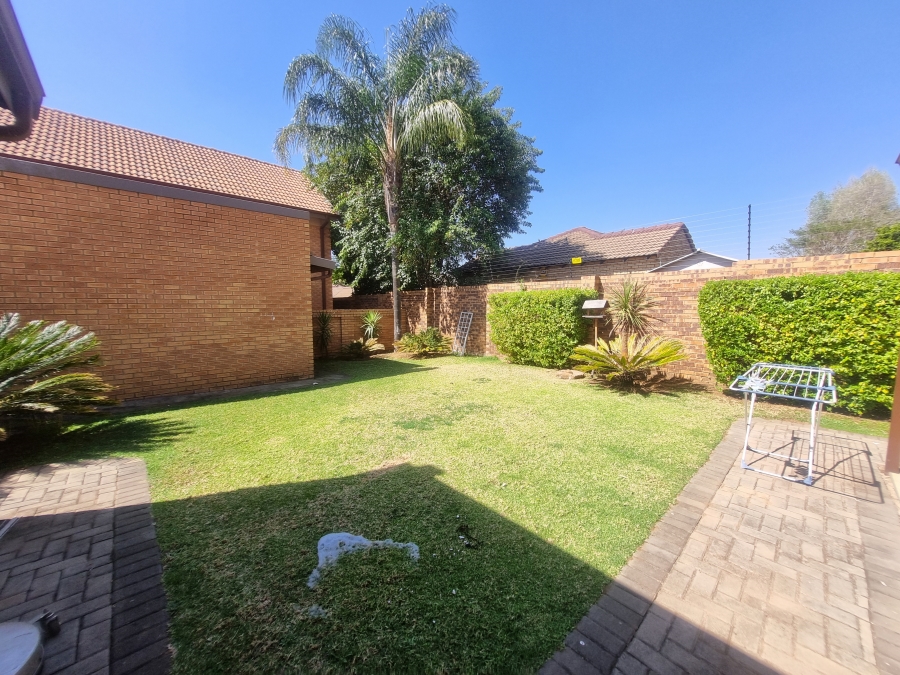 To Let 3 Bedroom Property for Rent in Equestria Gauteng