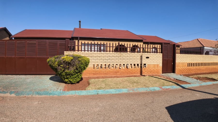 3 Bedroom Property for Sale in Spruit View Gauteng