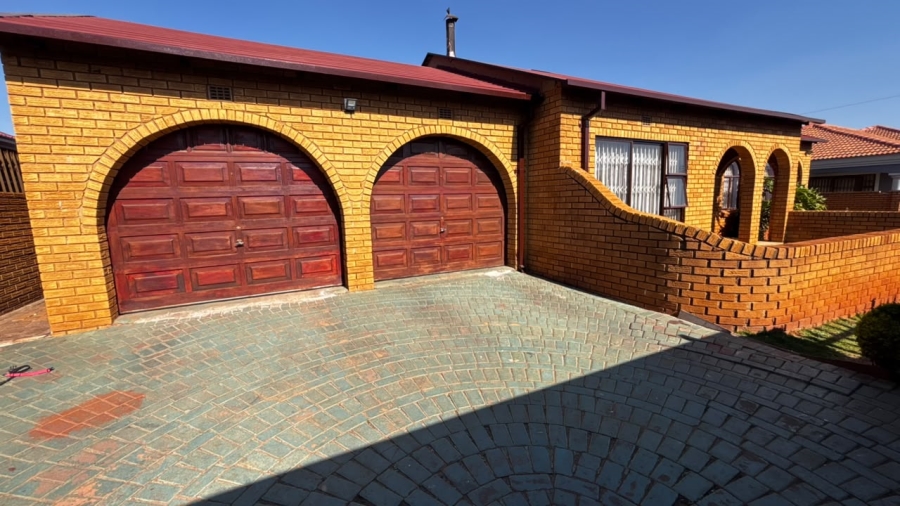 3 Bedroom Property for Sale in Spruit View Gauteng