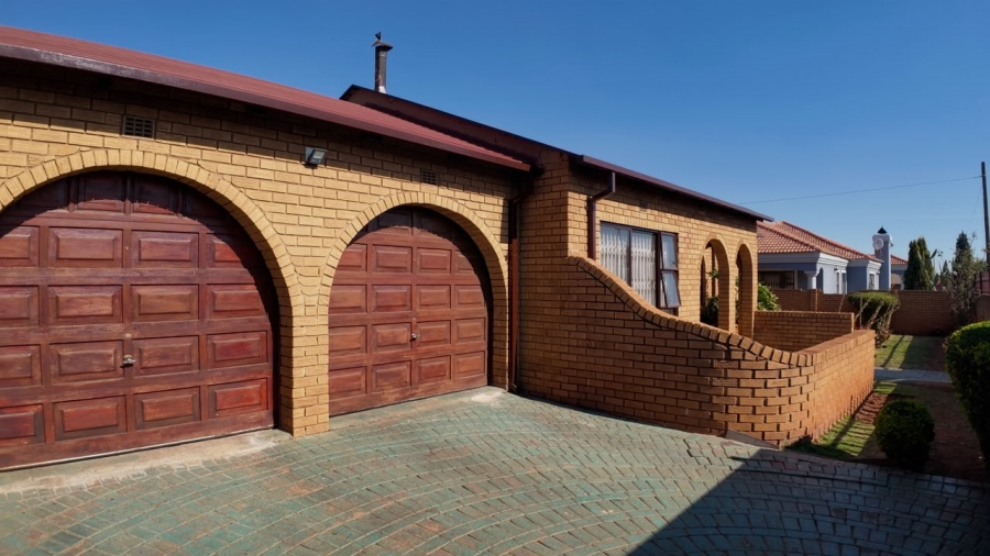 3 Bedroom Property for Sale in Spruit View Gauteng