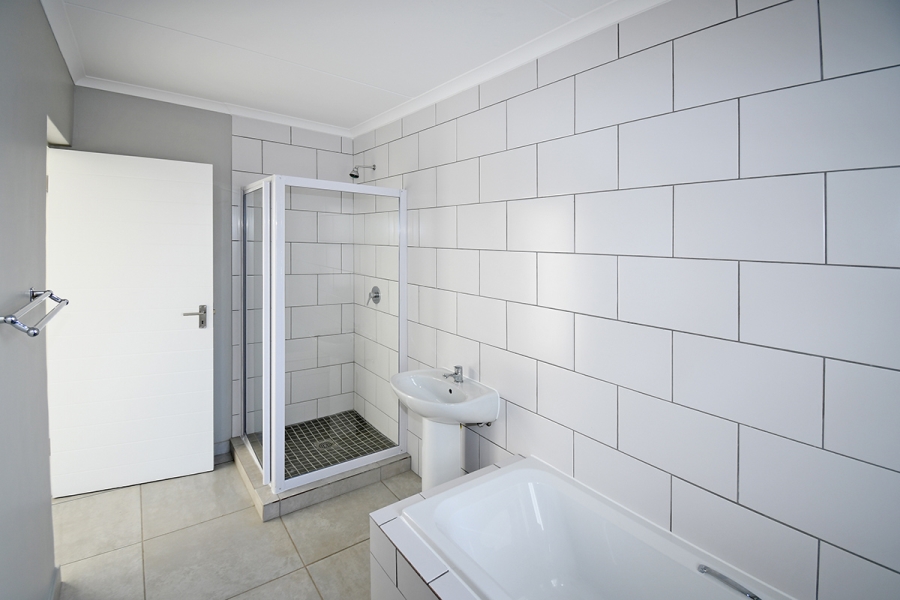 2 Bedroom Property for Sale in Glen Marais Gauteng