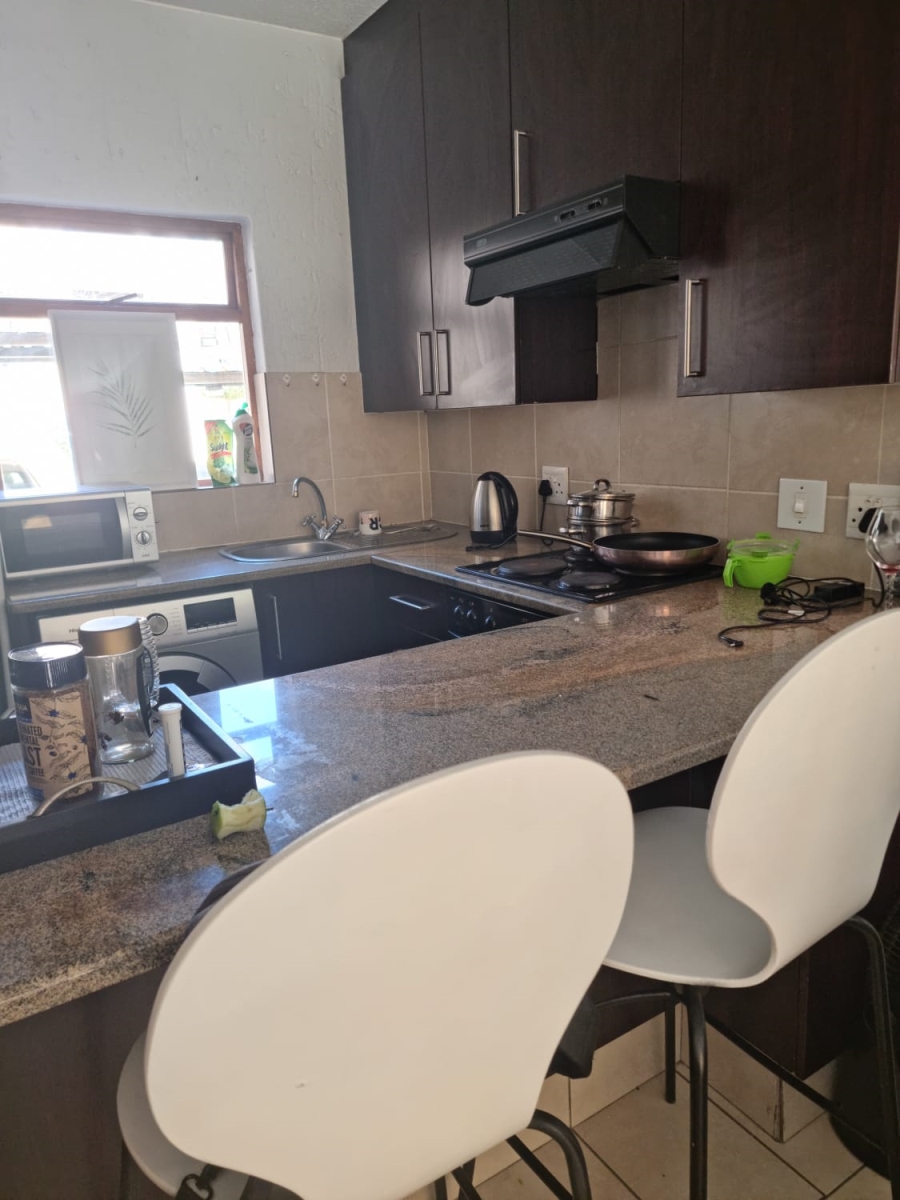 1 Bedroom Property for Sale in Lonehill Gauteng