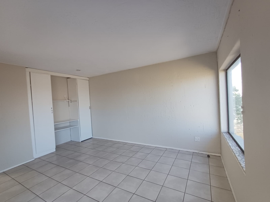 4 Bedroom Property for Sale in Helderkruin View Gauteng
