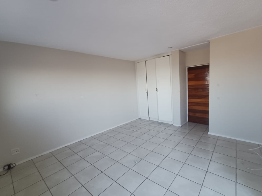4 Bedroom Property for Sale in Helderkruin View Gauteng