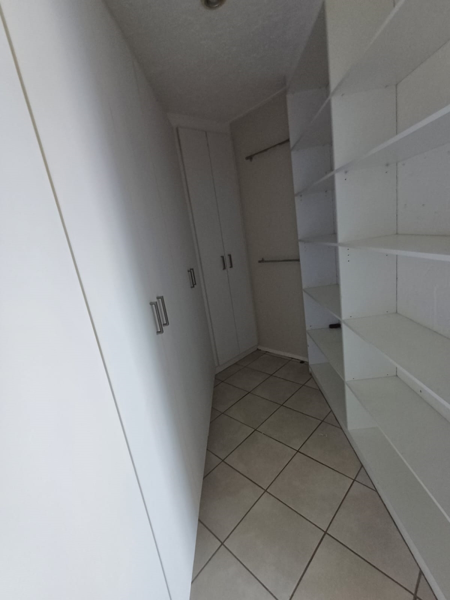 4 Bedroom Property for Sale in Helderkruin View Gauteng