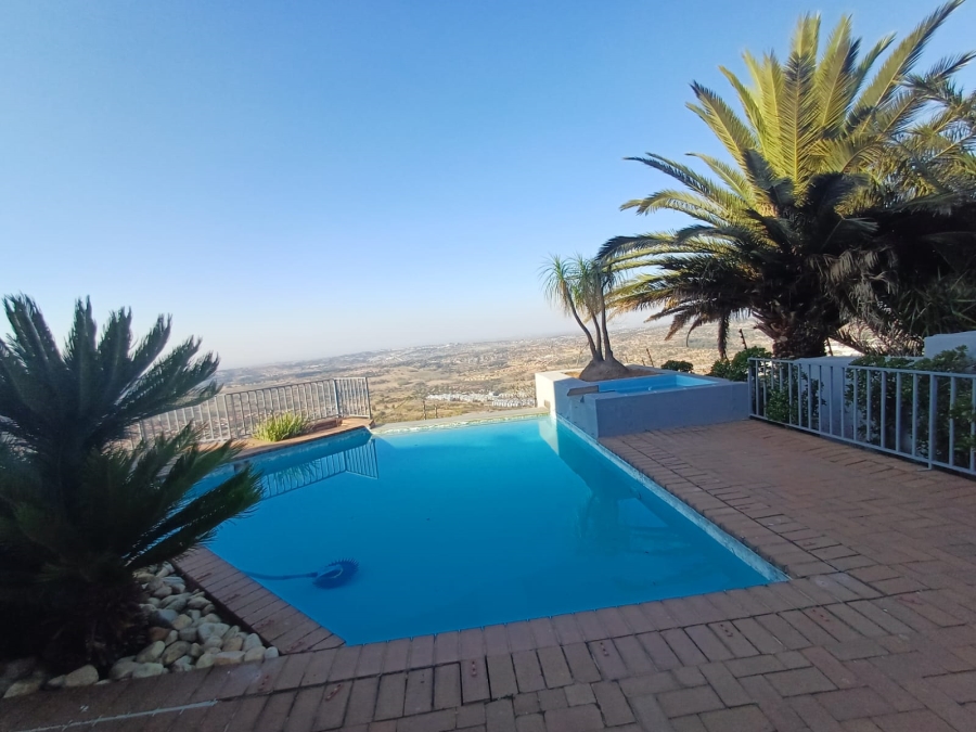 4 Bedroom Property for Sale in Helderkruin View Gauteng