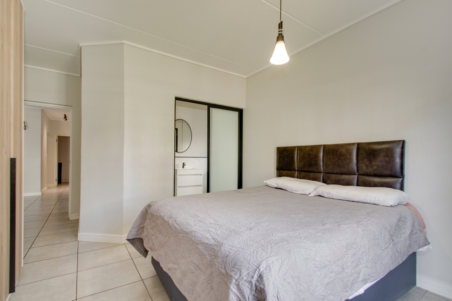 To Let 3 Bedroom Property for Rent in Waterfall Gauteng