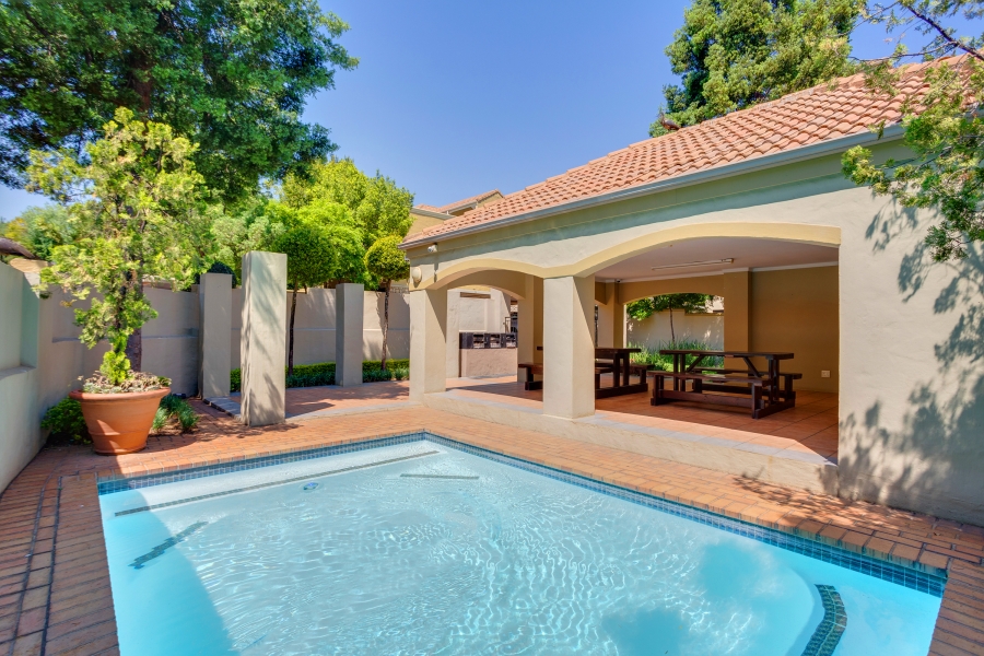 2 Bedroom Property for Sale in Douglasdale Gauteng