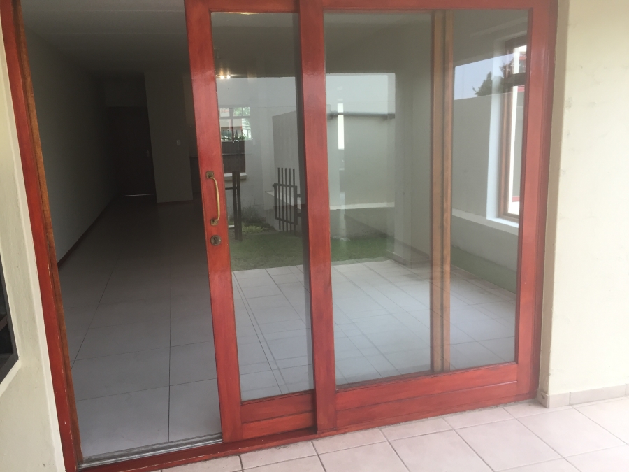 To Let 2 Bedroom Property for Rent in Paulshof Gauteng