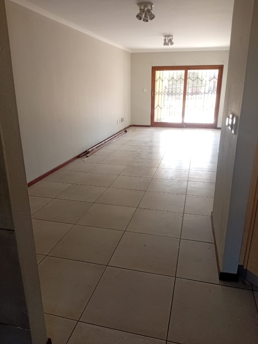 To Let 2 Bedroom Property for Rent in Paulshof Gauteng