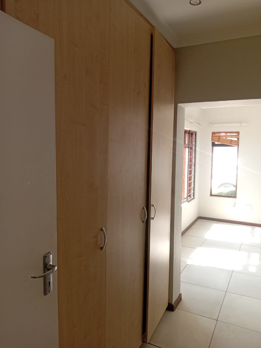 To Let 2 Bedroom Property for Rent in Paulshof Gauteng