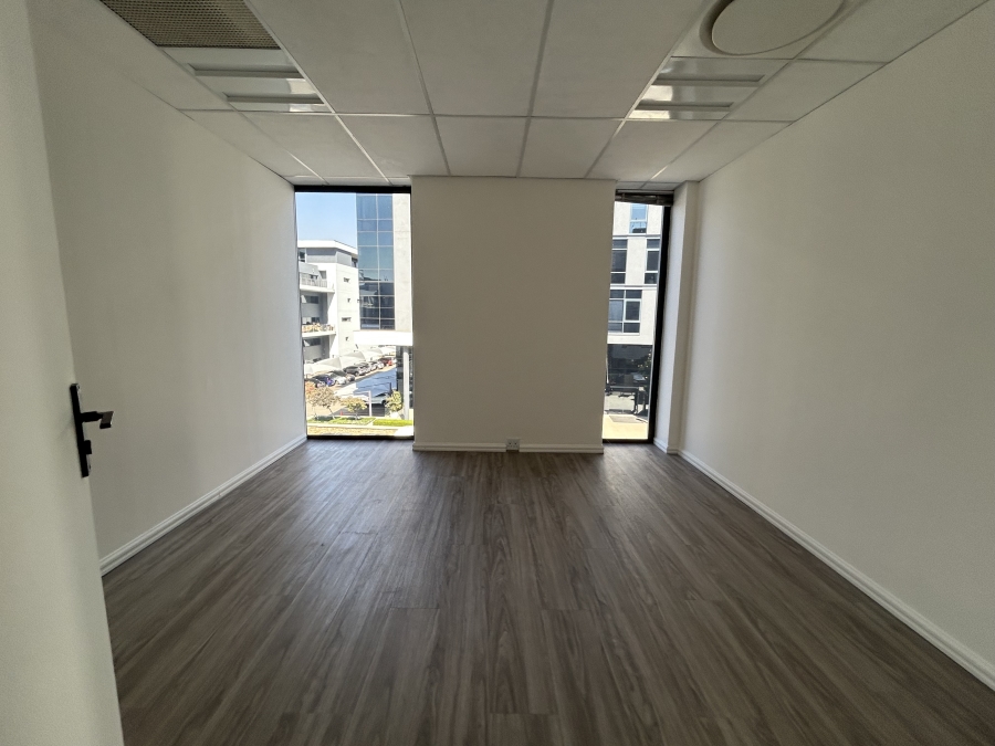 To Let Commercial Property for Rent in Vorna Valley Gauteng