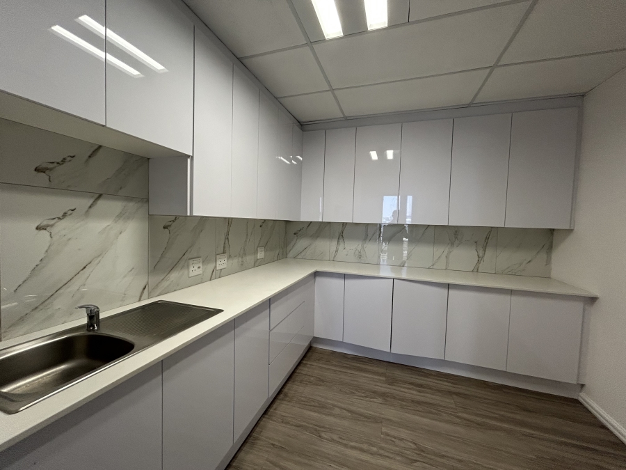 To Let Commercial Property for Rent in Vorna Valley Gauteng