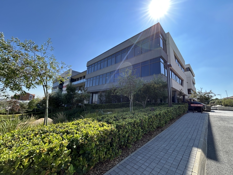 To Let Commercial Property for Rent in Vorna Valley Gauteng