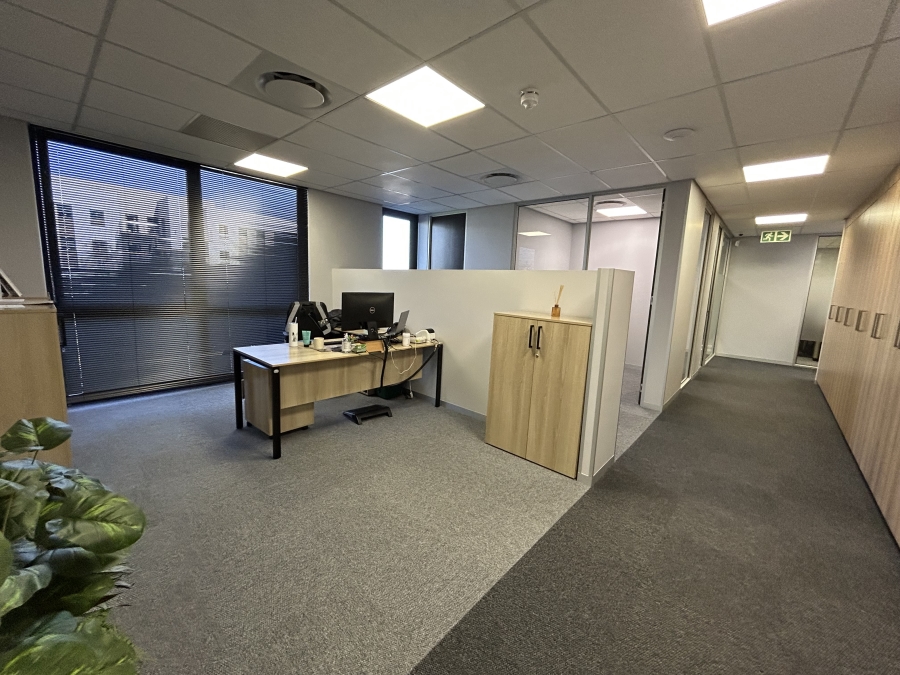 To Let Commercial Property for Rent in Vorna Valley Gauteng