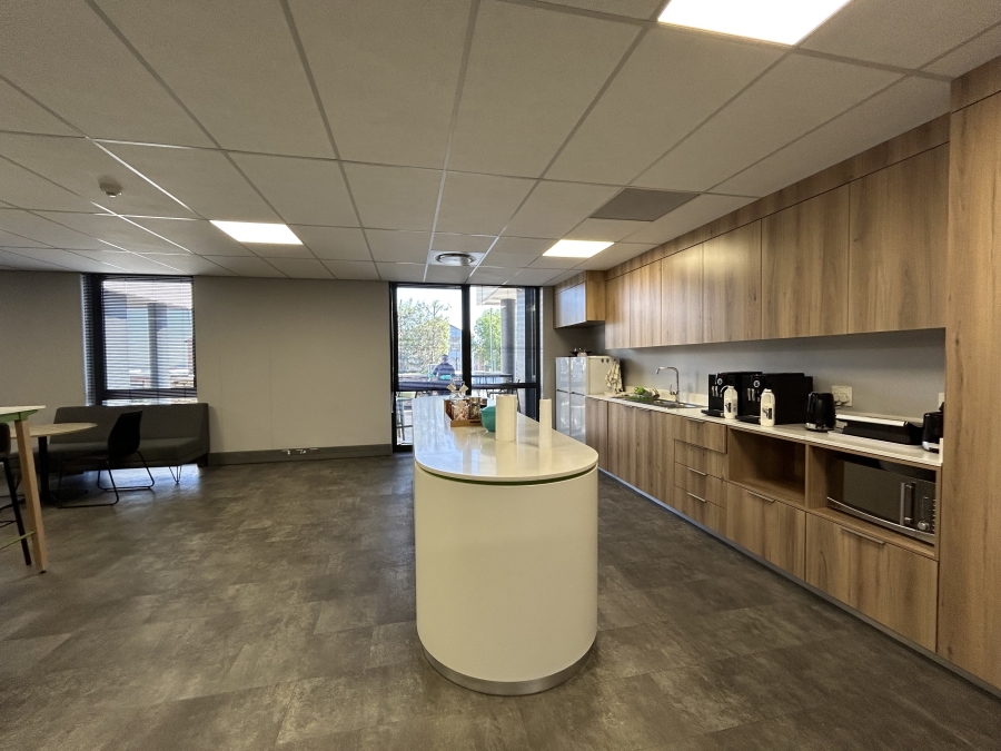 To Let Commercial Property for Rent in Vorna Valley Gauteng
