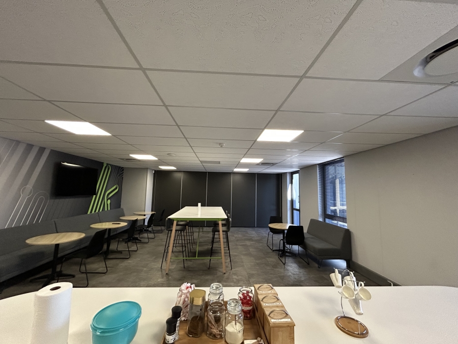 To Let Commercial Property for Rent in Vorna Valley Gauteng