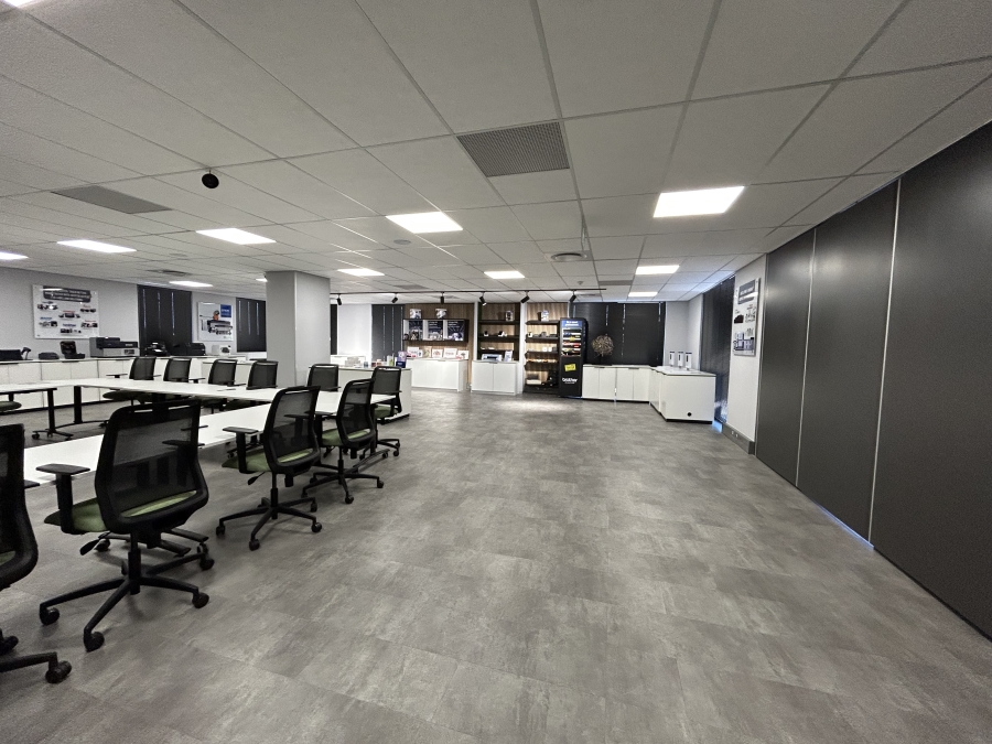 To Let Commercial Property for Rent in Vorna Valley Gauteng