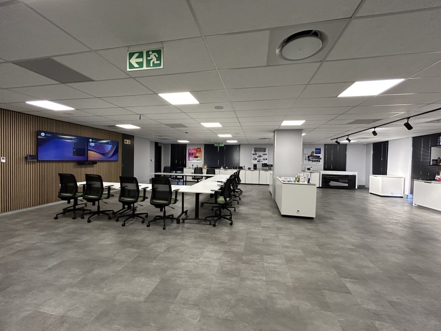 To Let Commercial Property for Rent in Vorna Valley Gauteng