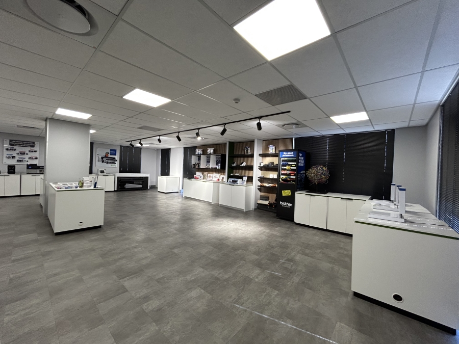 To Let Commercial Property for Rent in Vorna Valley Gauteng