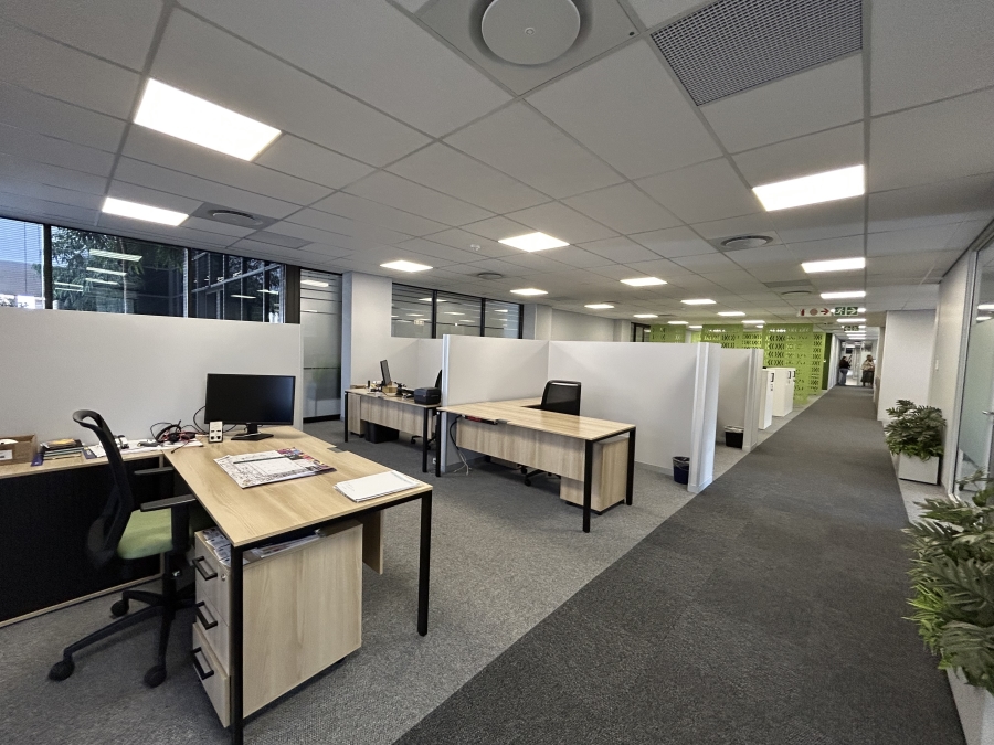 To Let Commercial Property for Rent in Vorna Valley Gauteng