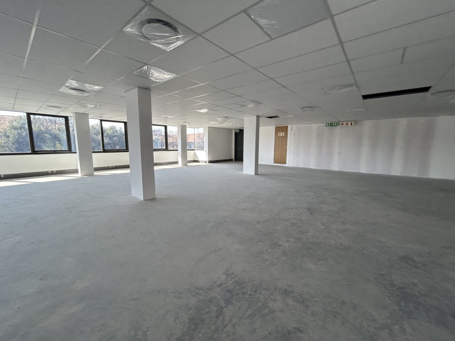 To Let Commercial Property for Rent in Vorna Valley Gauteng