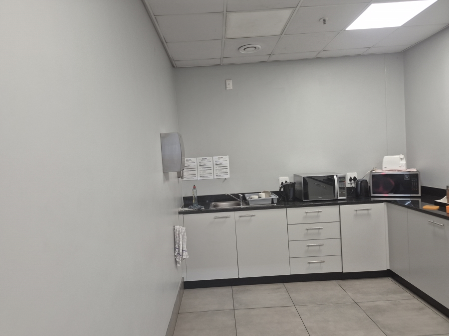 To Let Commercial Property for Rent in Gosforth Park Gauteng