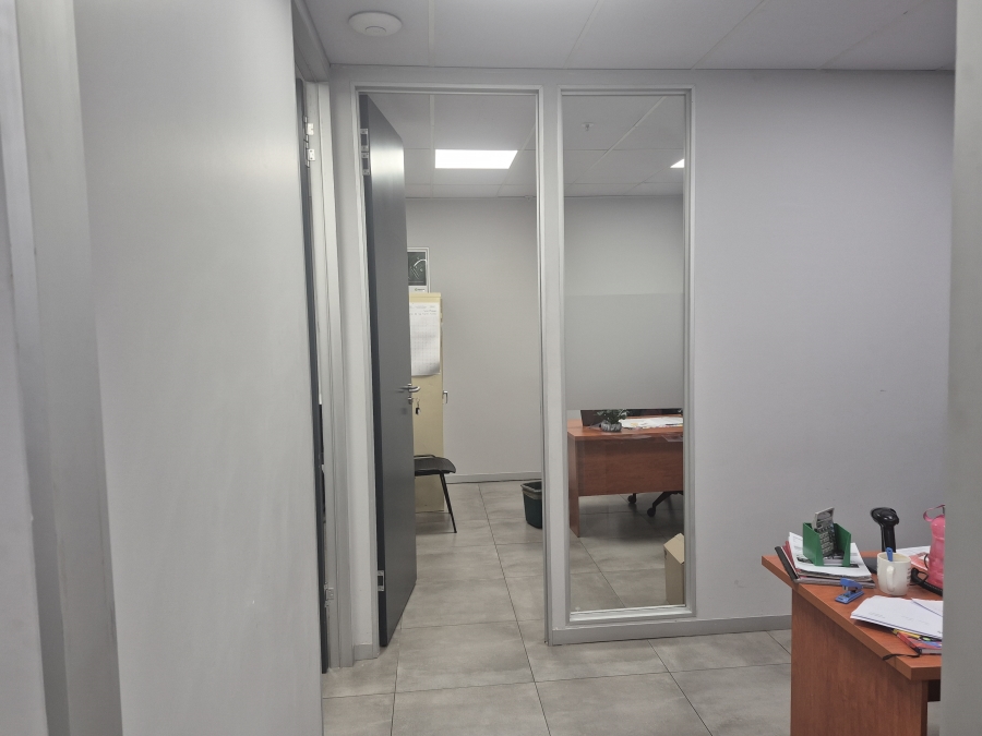 To Let Commercial Property for Rent in Gosforth Park Gauteng