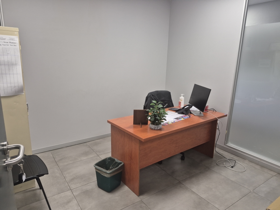 To Let Commercial Property for Rent in Gosforth Park Gauteng