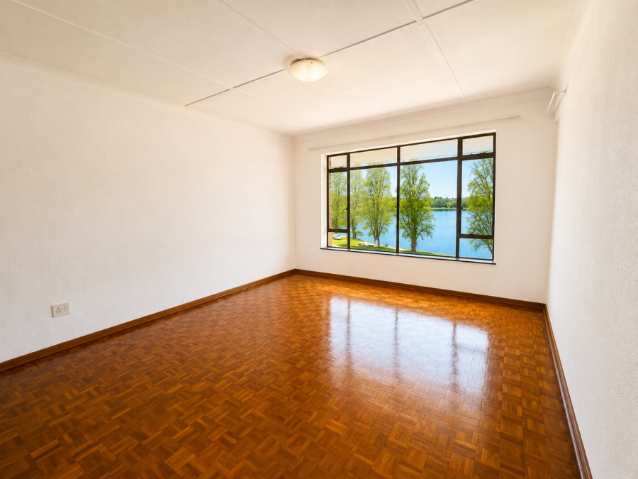 2 Bedroom Property for Sale in Florida Lake Gauteng