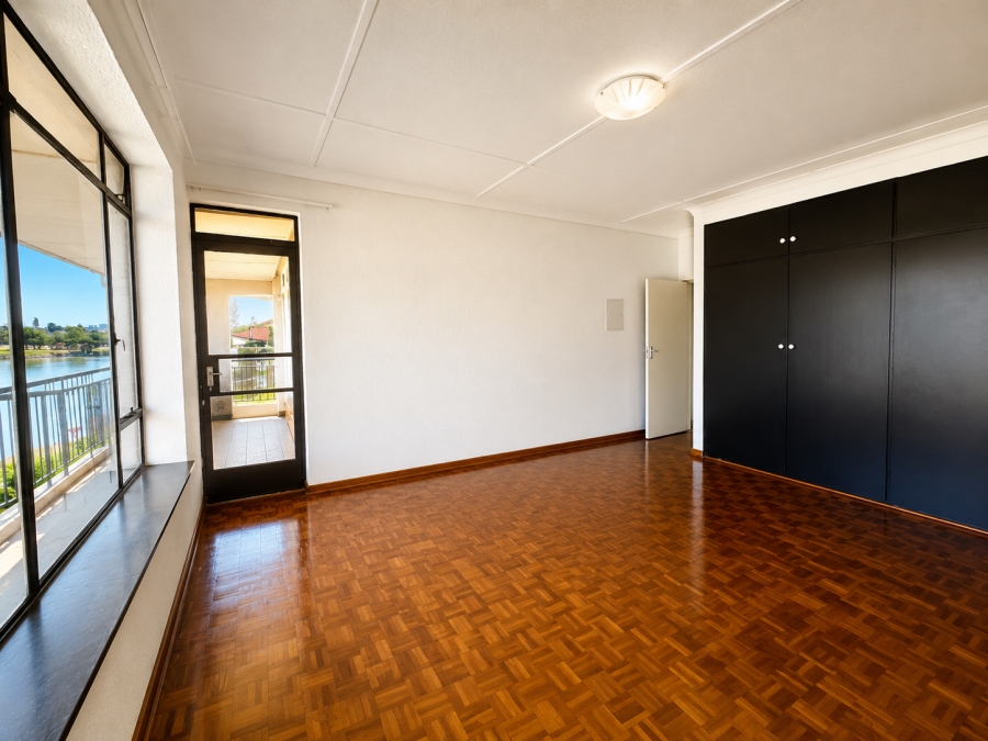 2 Bedroom Property for Sale in Florida Lake Gauteng