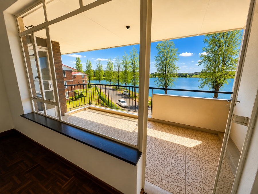 2 Bedroom Property for Sale in Florida Lake Gauteng