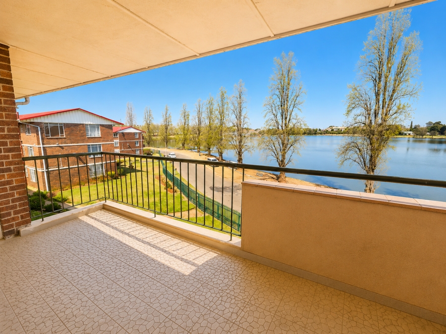 2 Bedroom Property for Sale in Florida Lake Gauteng