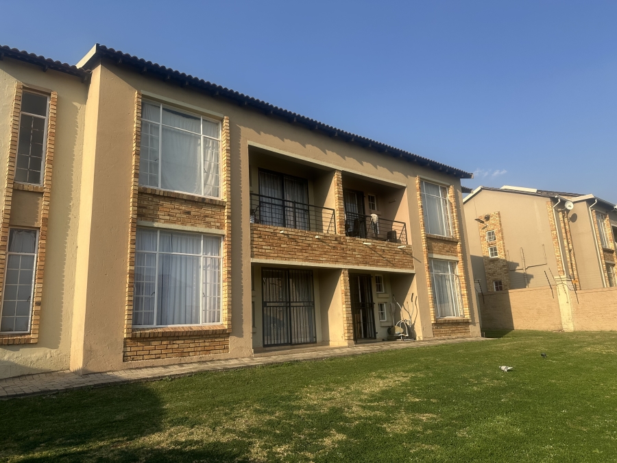 To Let 2 Bedroom Property for Rent in Laser Park Gauteng