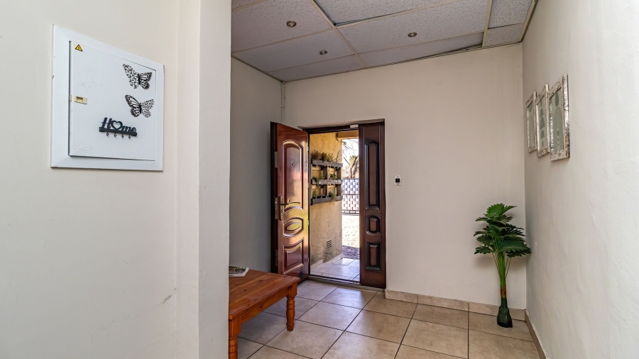5 Bedroom Property for Sale in Pomona Gauteng