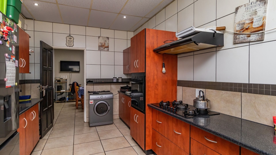 5 Bedroom Property for Sale in Pomona Gauteng